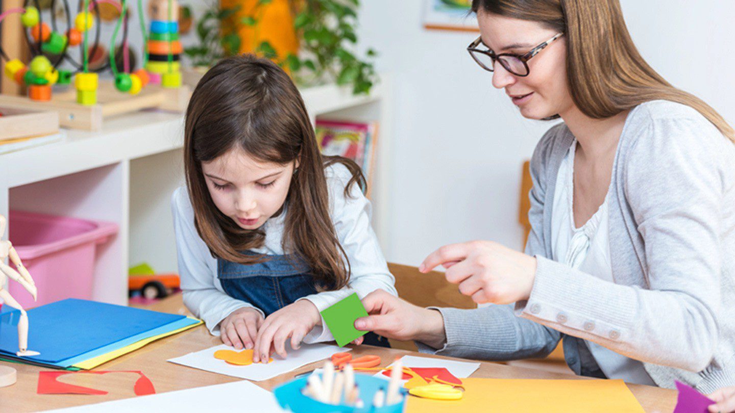 Were the children doing. Дети занимаются скрапбукингом. Картинки занятия скрапбукингом с ребенком. Children doing Crafts. Children doing Project.